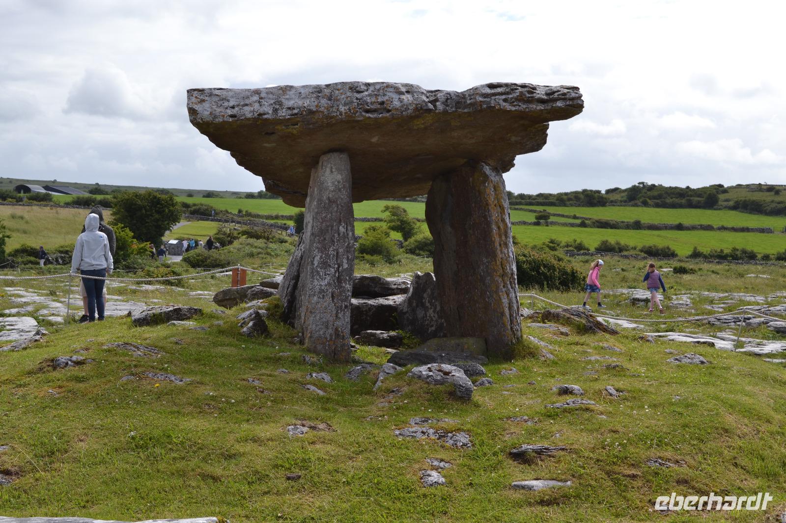 Poulnabrone dolmen &ndash; &copy; Andreas Wolfsteller (Eberhardt TRAVEL)