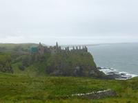 015-Giants_CausewayDunluce_Castle &ndash; &copy; Dirk Schlosser (Eberhardt TRAVEL)