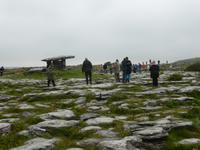 097-Poulnabrone-Dolmen &ndash; &copy; Dirk Schlosser (Eberhardt TRAVEL)