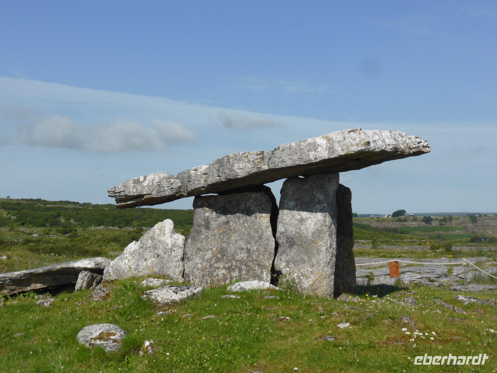 The Burren - Poulnabrone Dolmen &ndash; &copy; Claudia Bernhardt (Eberhardt TRAVEL)