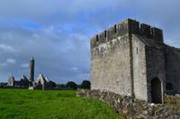 Kilmacduagh Abbey &ndash; &copy; Andreas Wolfsteller (Eberhardt TRAVEL)