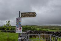 148 –  – Poulnabrone-Dolmen, Burren &ndash; &copy; Vivien Fiedler (Eberhardt TRAVEL)