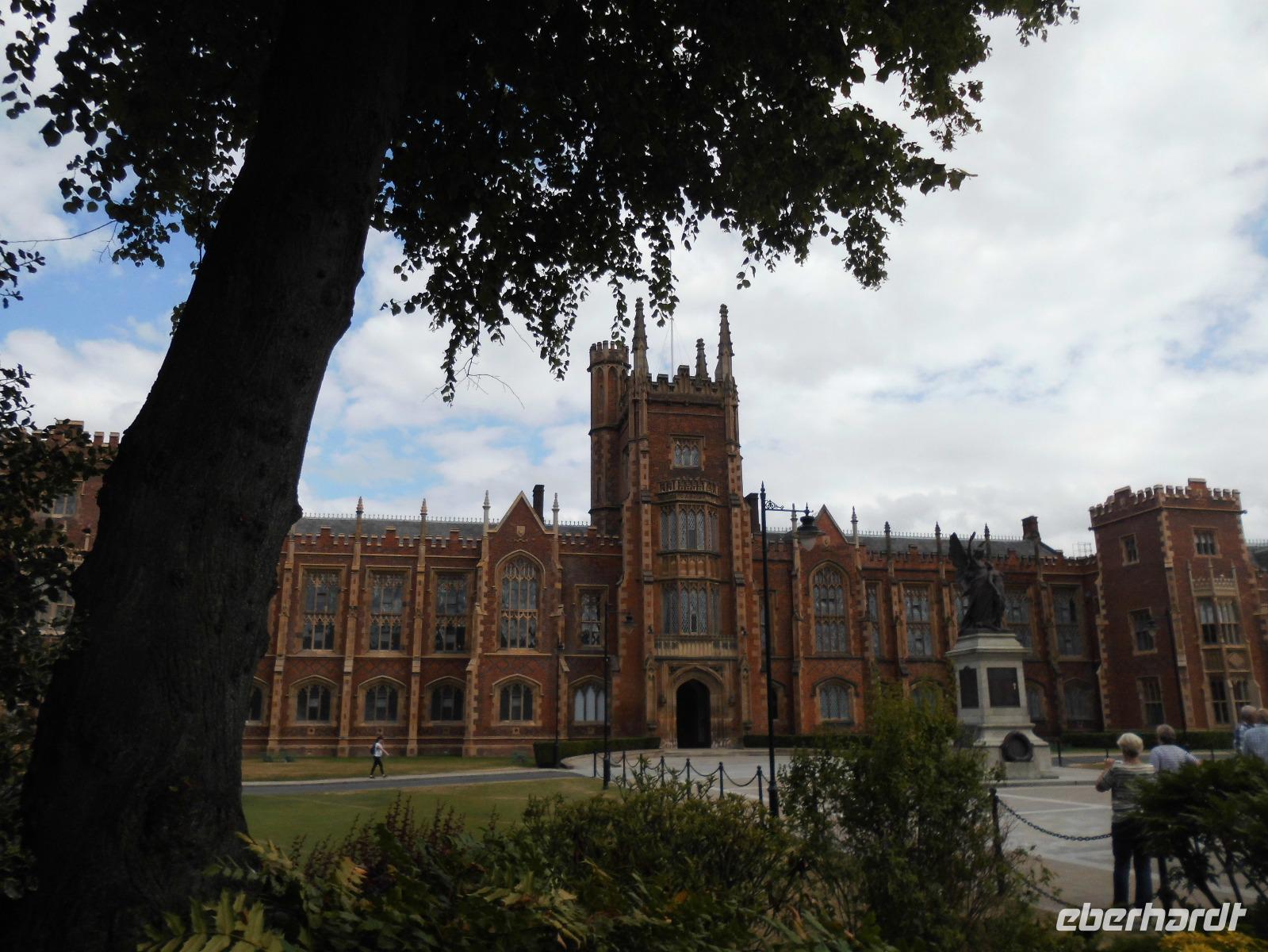  Belfast: die Universität &ndash; &copy; Adelheid Fritzsche (Eberhardt TRAVEL)