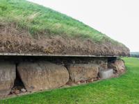 Knowth 1 &ndash; &copy; Vivien Fiedler (Eberhardt TRAVEL)