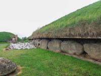 Knowth 1 &ndash; &copy; Vivien Fiedler (Eberhardt TRAVEL)
