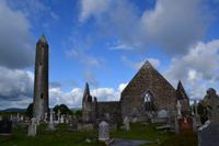 Kilmacduagh Monastery &ndash; &copy; Andreas Wolfsteller (Eberhardt TRAVEL)