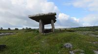 Poulnabrone Dolmen &ndash; &copy; Petra Sauer (Eberhardt TRAVEL)