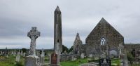 20220921_163338.jpg Kilmagduagh - hier liegt der heilige Colman begraben, der Legende nach hilft er bei Rückenleiden... &ndash; &copy; Marlies Thrum (Eberhardt TRAVEL)