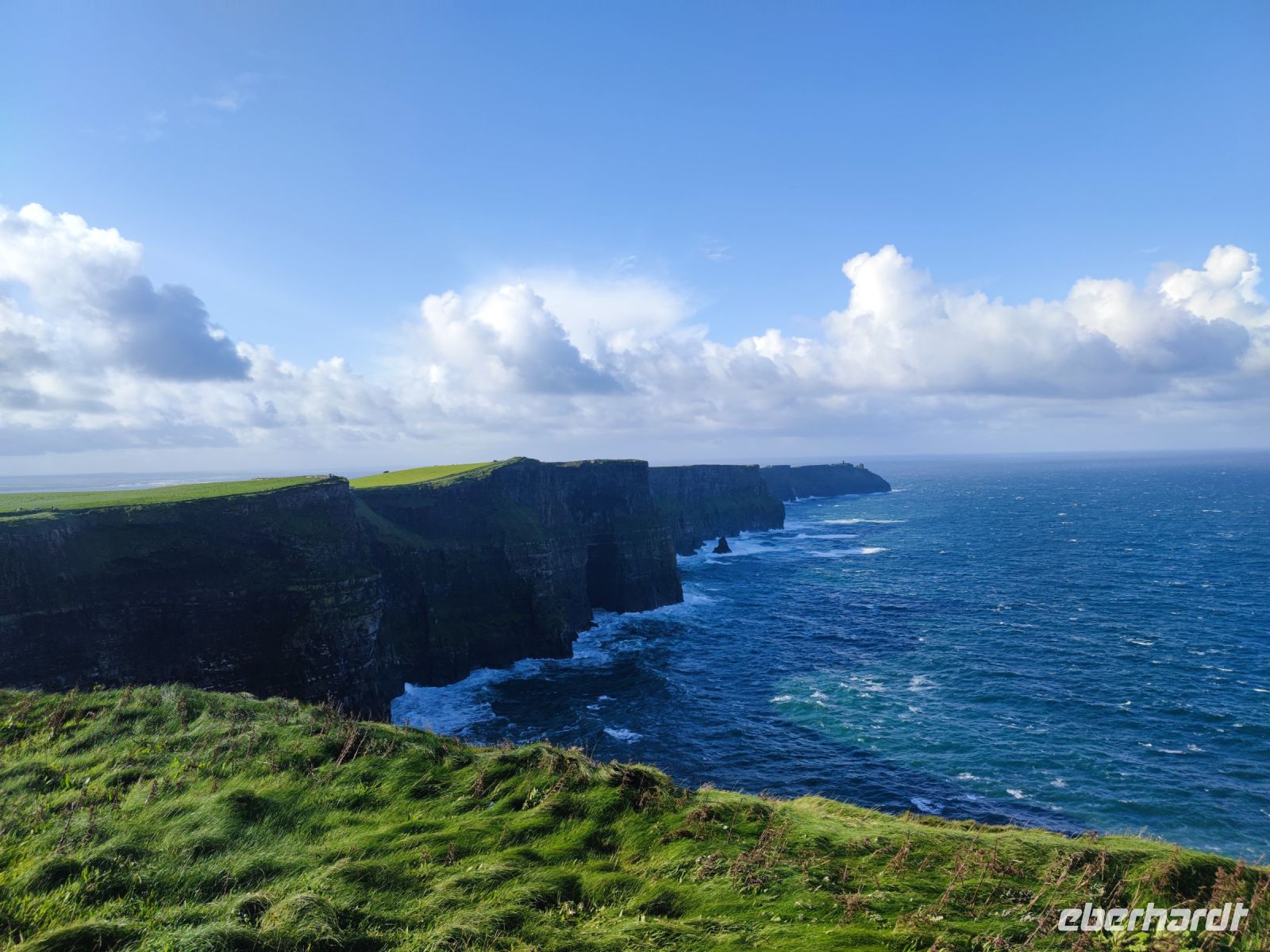 011-Cliffs of Moher &ndash; &copy; Dirk Schlosser (Eberhardt TRAVEL)