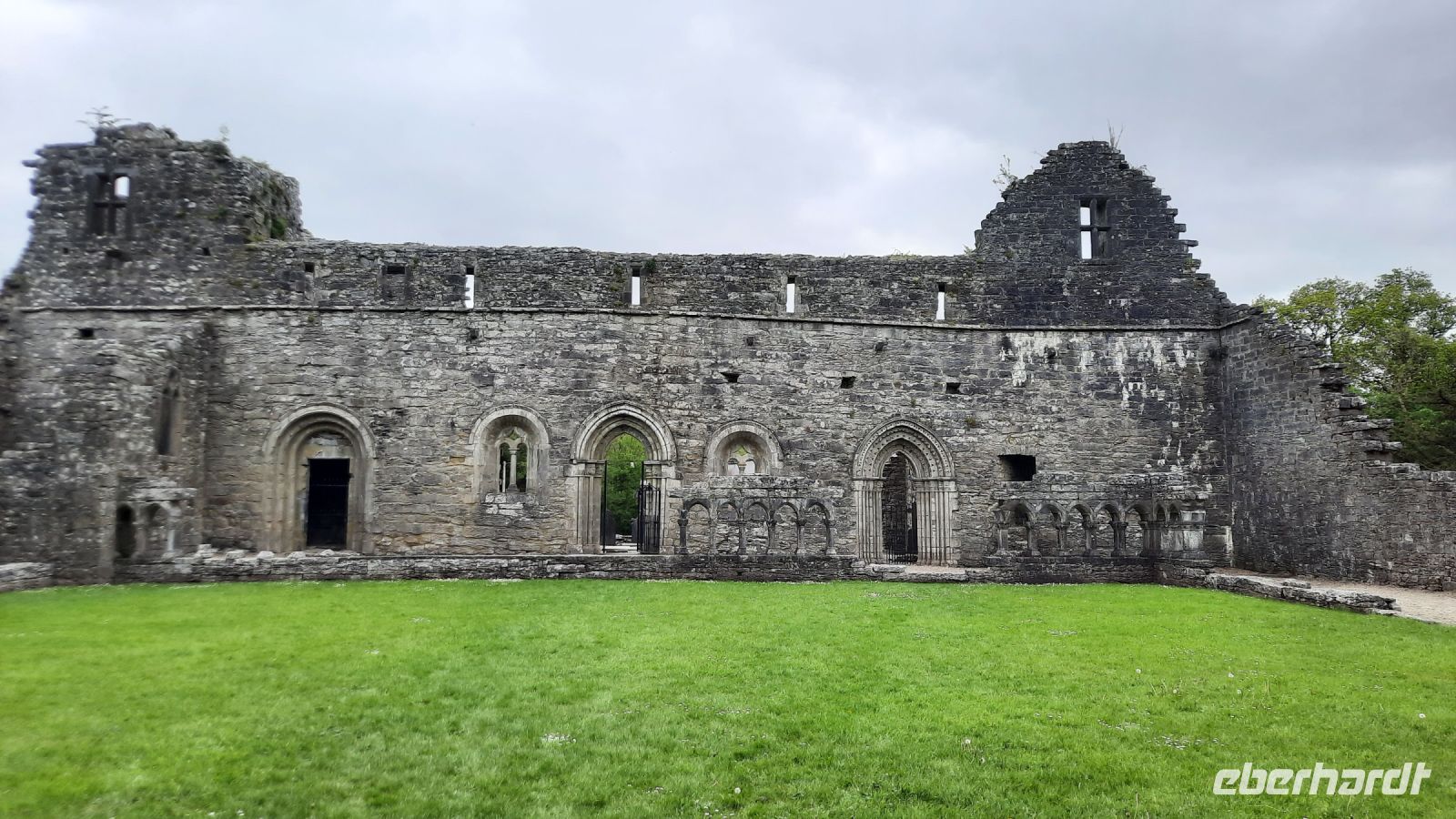 2 Cong Abbey &ndash; &copy; Walter Neuwirth (Eberhardt TRAVEL)