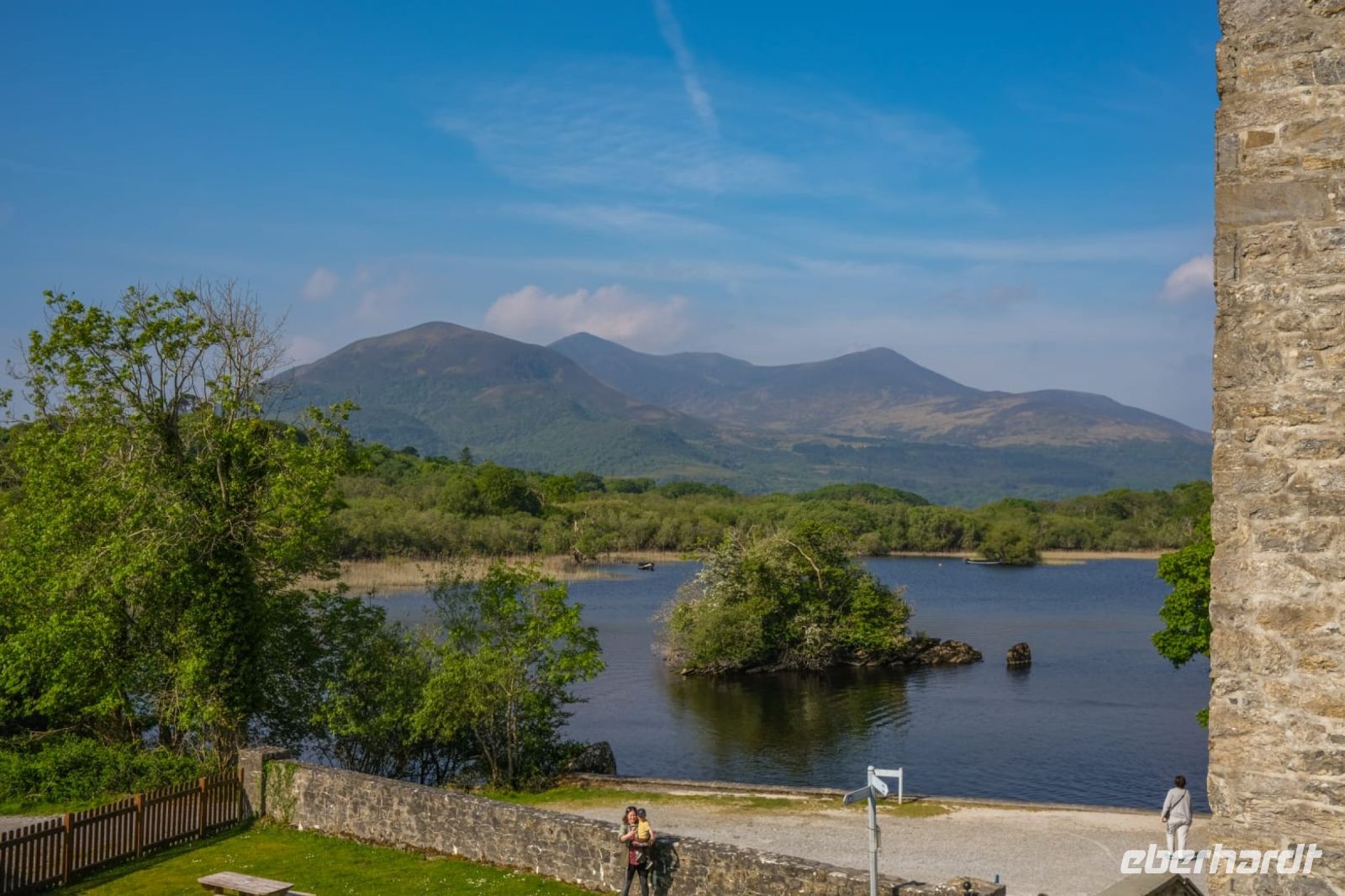 6_Ross_Castle._. &ndash; &copy; Walter Neuwirth (Eberhardt TRAVEL)