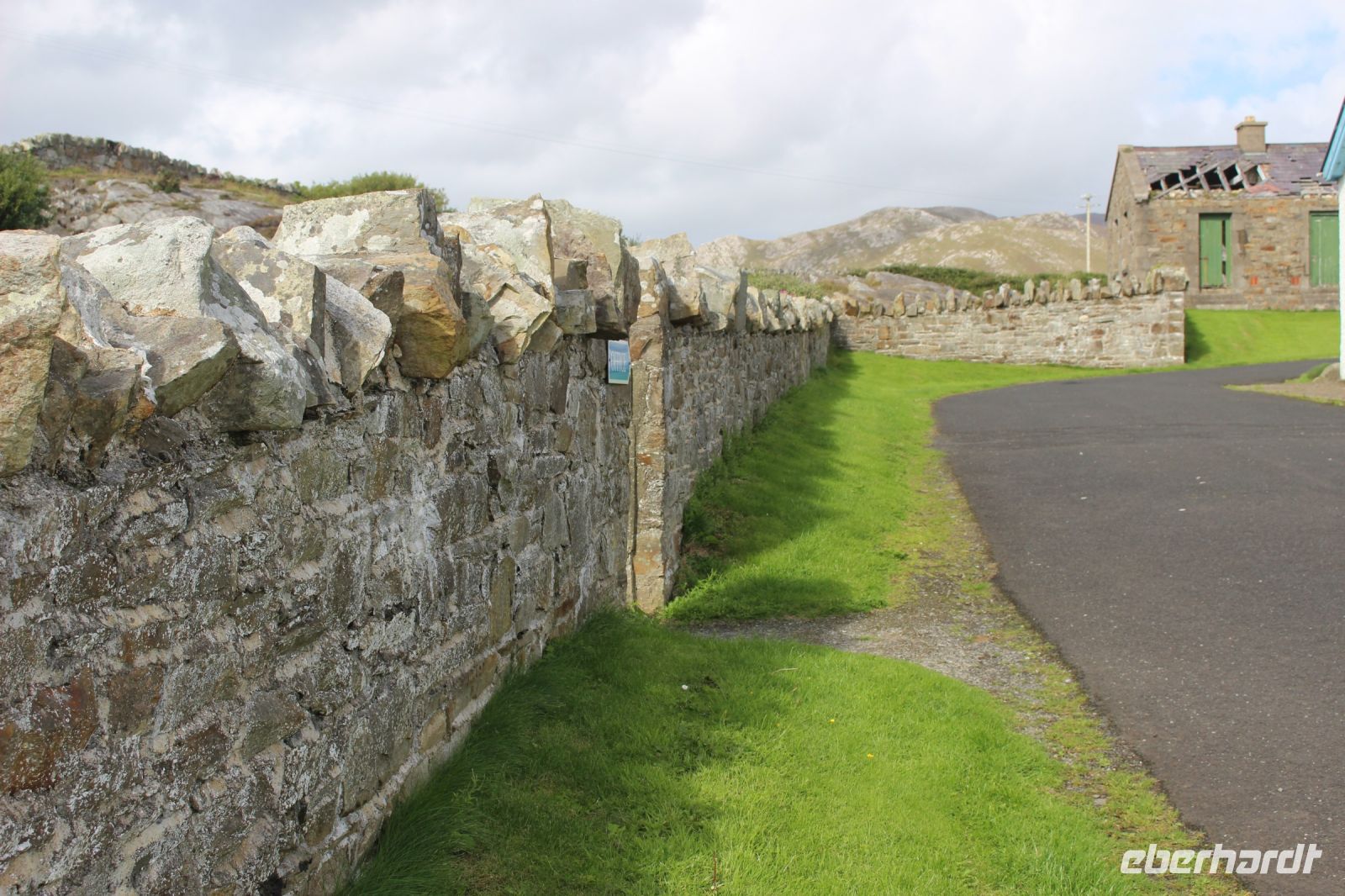 Mauern in Irland &ndash; &copy; Walter Neuwirth (Eberhardt TRAVEL)
