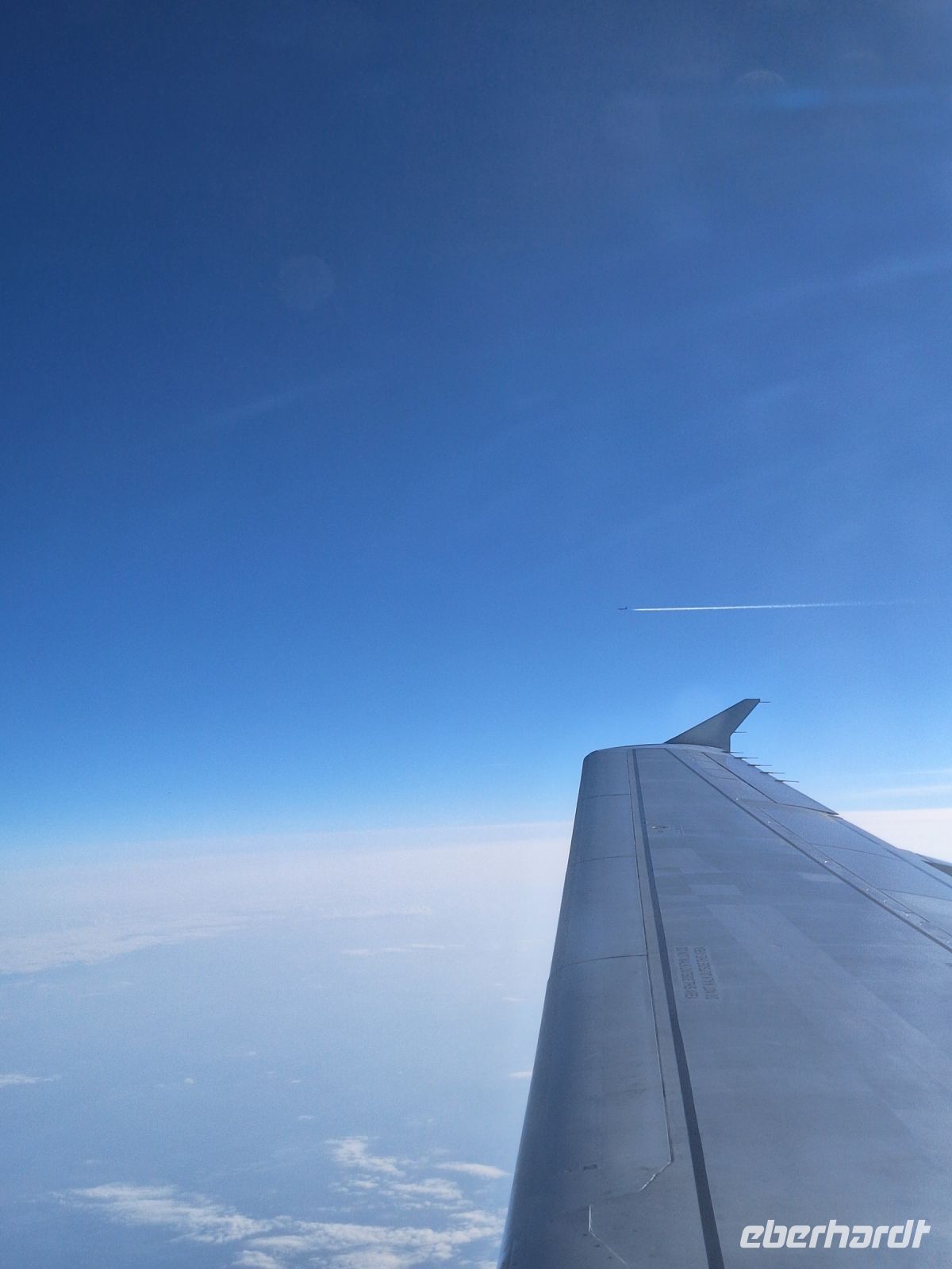 Begleitung auf dem Flug..... &ndash; &copy; Walter Neuwirth (Eberhardt TRAVEL)