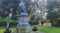53 - Statur von Lord Ardilaun im Park St Stevens Green &ndash; &copy; Vivien Fiedler (Eberhardt TRAVEL)