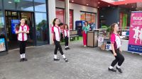 Irish Dance an der Raststätte &ndash; &copy; Constanze Maißel (Eberhardt TRAVEL)