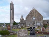 Kilmacduagh &ndash; &copy; Dirk Schlosser (Eberhardt TRAVEL)