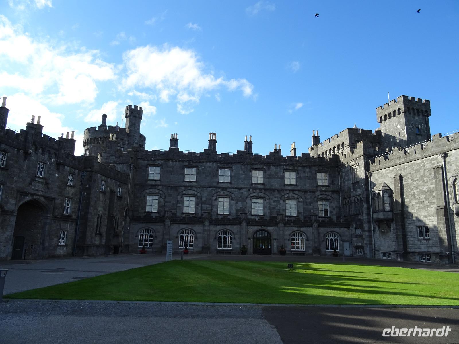 Tag 1 Kilkenny Castle außen &ndash; &copy; Petra Härtl (Eberhardt TRAVEL)