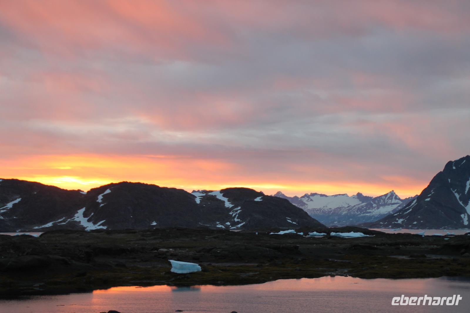 Sonnenuntergang in Kulusuk &ndash; &copy; Jacob Spangenberg (Eberhardt TRAVEL)