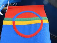 Flagge der Samen &ndash; &copy; Marion Kottlos (Eberhardt TRAVEL)
