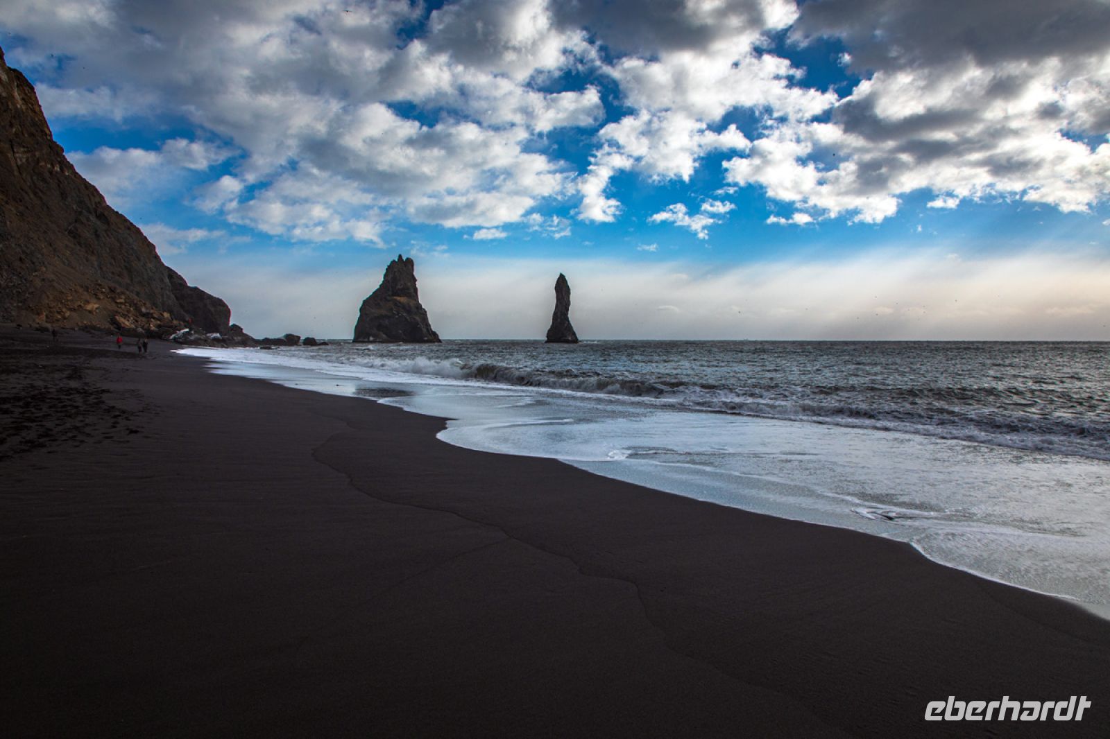Schwarzer Strand von Reynisdrangar &ndash; &copy; Roland Lubiger (Eberhardt TRAVEL)