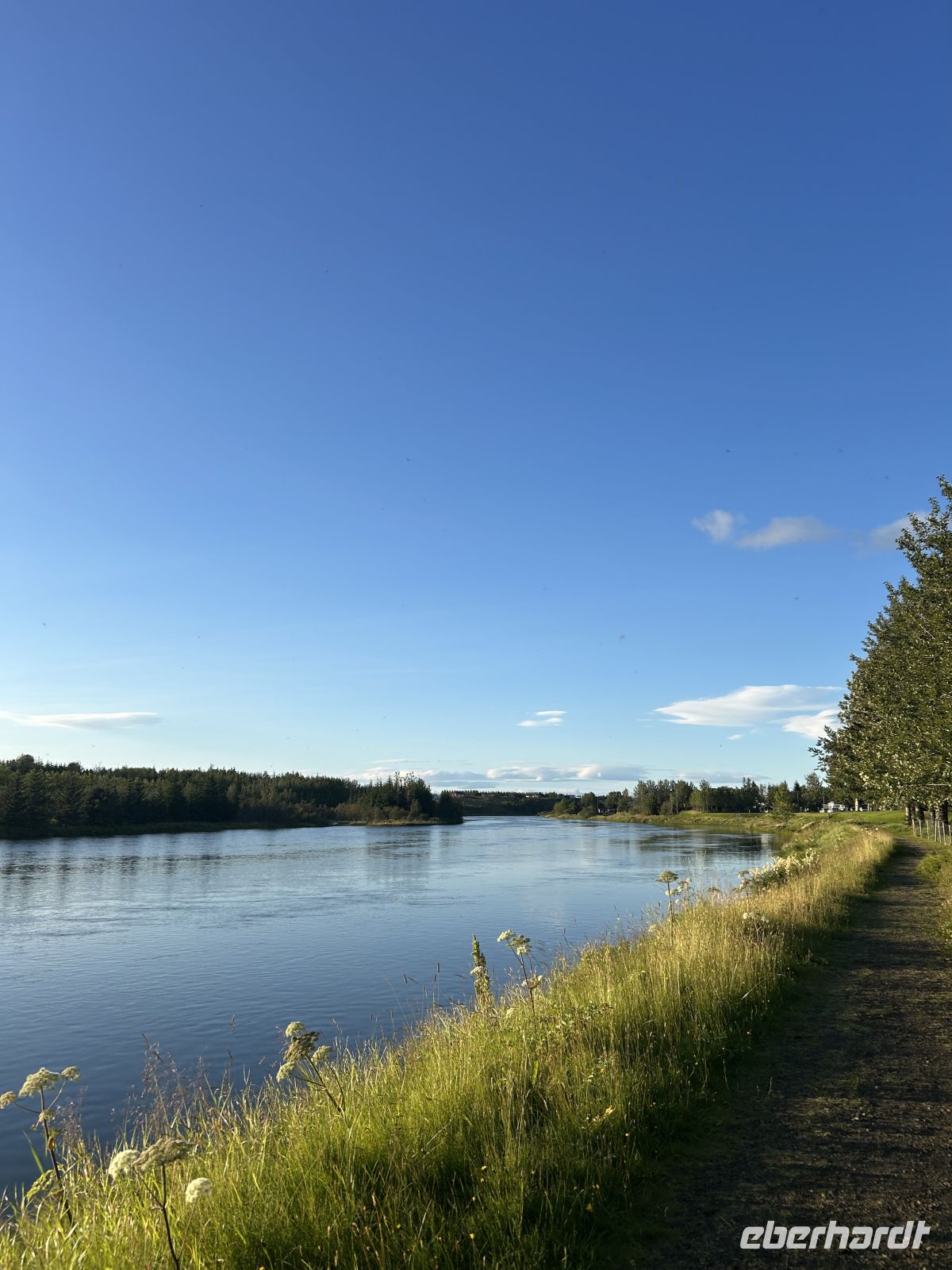 Spaziergang am Fluss Ytri-Rangá Hella   &ndash; &copy; Mary Dobberkau (Eberhardt TRAVEL)