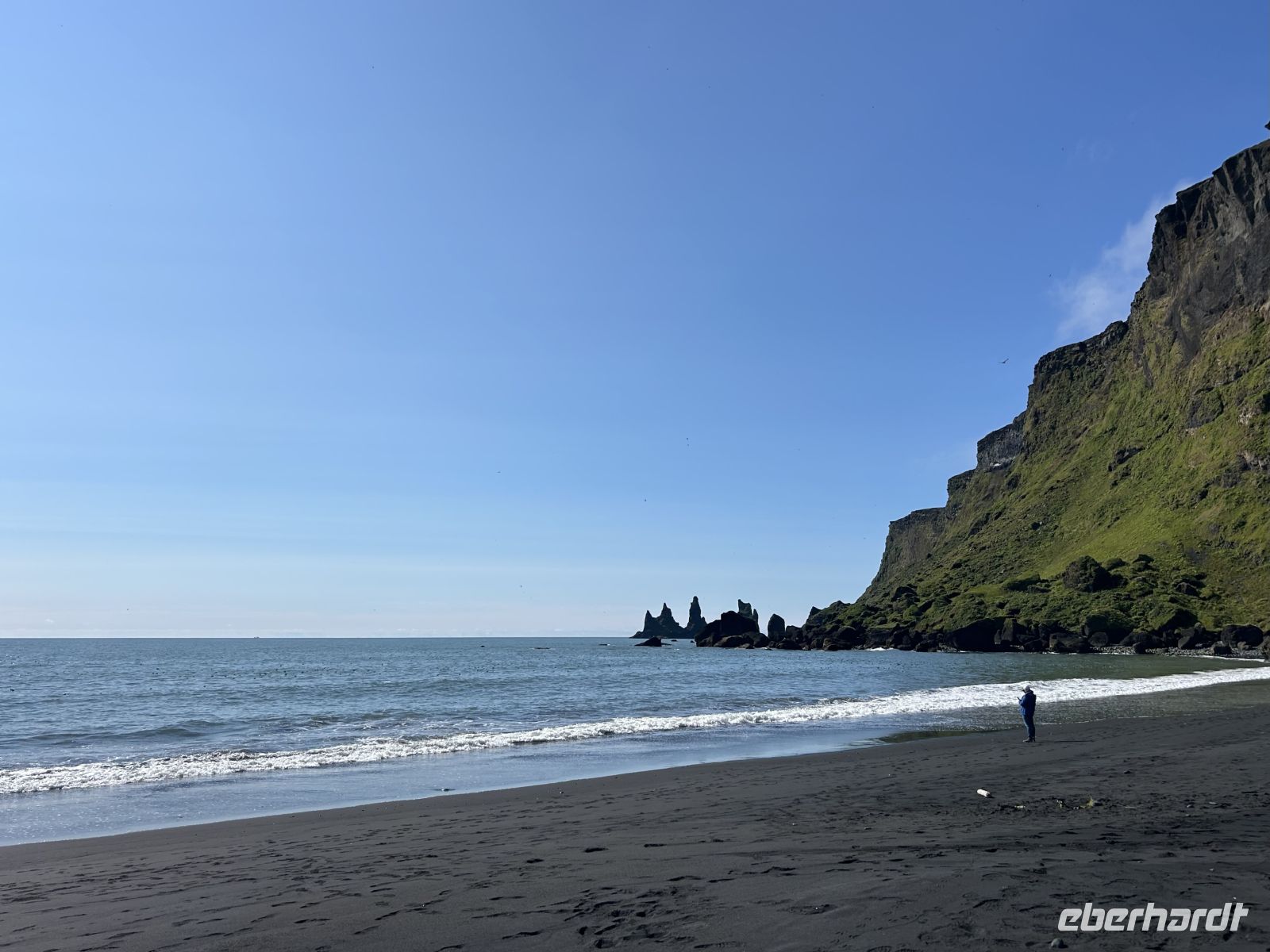 Schwarzer Strand von Vik &ndash; &copy; Mary Dobberkau (Eberhardt TRAVEL)
