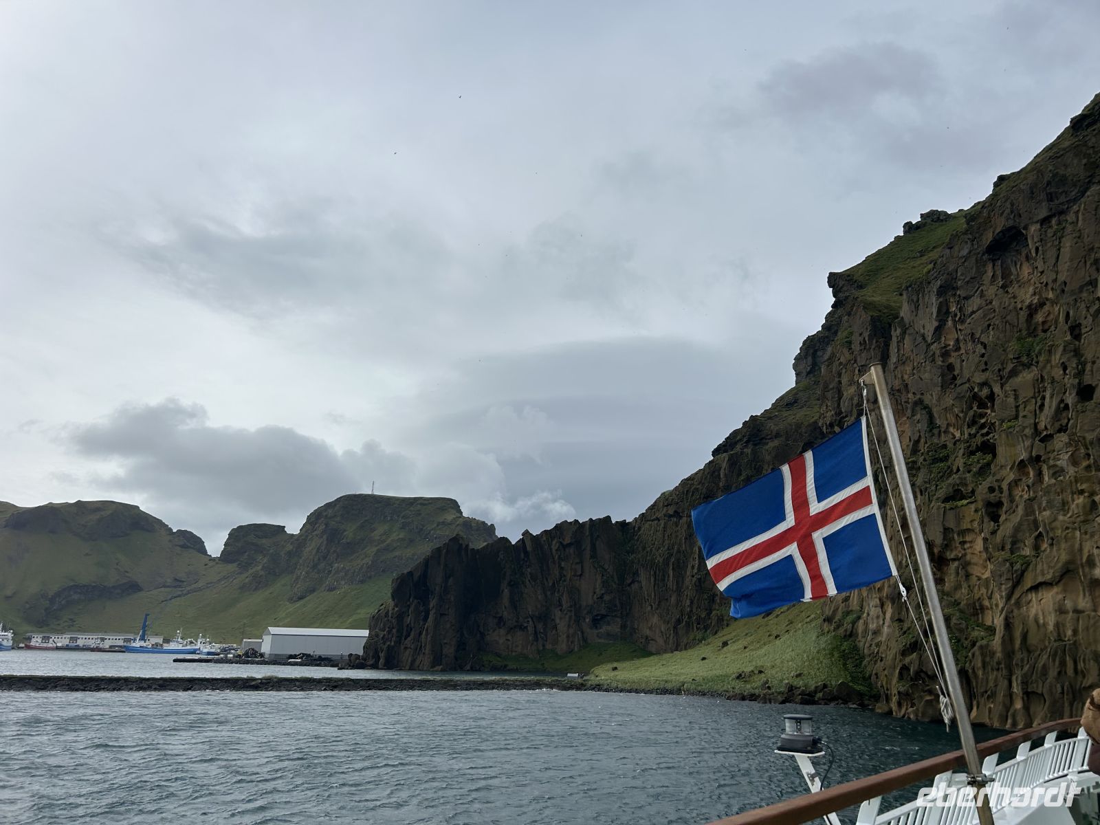 Blick auf Heimaey &ndash; &copy; Mary Dobberkau (Eberhardt TRAVEL)
