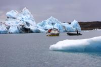 Bootsfahrt auf der Gletscherlagune Jökulsarlon &ndash; &copy; Kristin Weigel (Eberhardt TRAVEL)