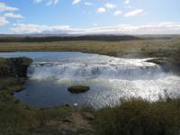 007_Schafsberge mit Wasserfall &ndash; &copy; Rica Schubert (Eberhardt TRAVEL)