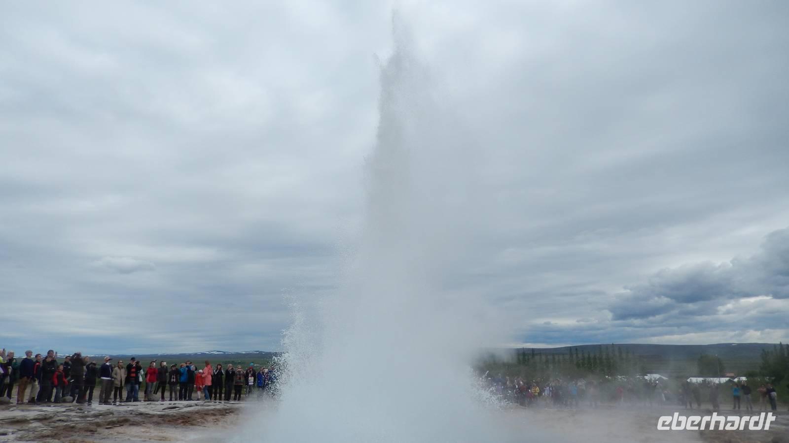 Strokkur &ndash; &copy; Kerstin Hugel (Eberhardt TRAVEL)