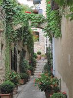 Quergasse in Paul de Vence &ndash; &copy; Wilfried Briol (Eberhardt TRAVEL)