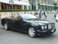Vor dem Casino und dem Hotel de Paris fanden sich so einige Luxuskarossen. So auch dieser wunderbare Rolls Royce. &ndash; &copy; Dominik Zilliken (Eberhardt TRAVEL)