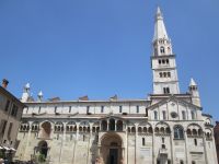 Modena: Dom, Seitenansicht und Torre Ghirlandina
