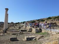 Tharros - Gruppe während der Führung &ndash; &copy; Claudia Bernhardt (Eberhardt TRAVEL)