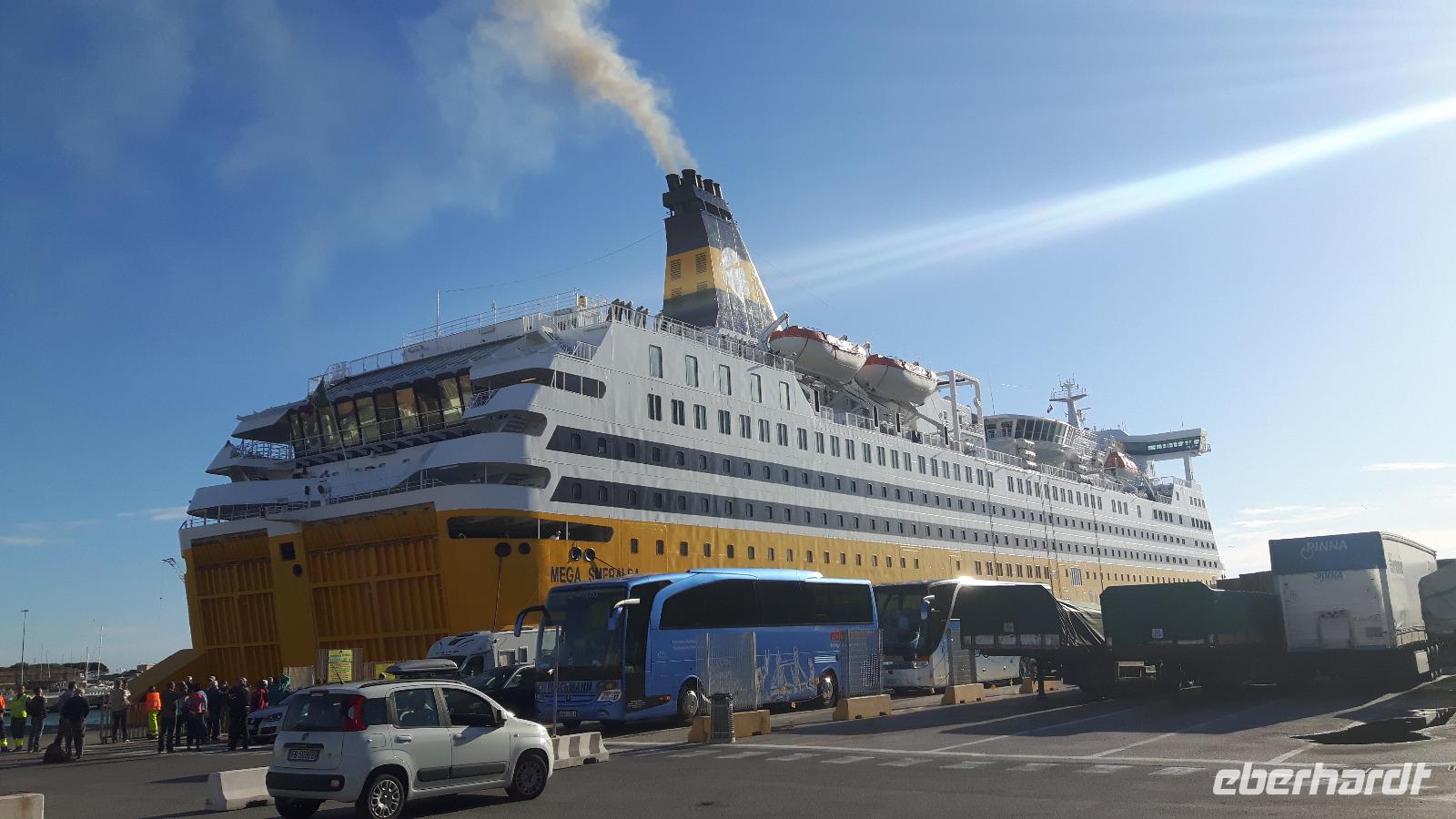 Livorno (Hafen - Mega Smeralda) &ndash; &copy; Katrin Deutschbein (Eberhardt TRAVEL)