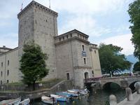 Die Scaligerburg in Riva, eine von Wasser umgebene Burg - im MA uneinnehmbar. &ndash; &copy; Gerd Pierschek (Eberhardt TRAVEL)