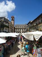 58_Piazza delle Erbe &ndash; &copy; Walburga Lindner (Eberhardt TRAVEL)