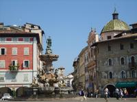 66_Trient_Neptunbrunnen &ndash; &copy; Walburga Lindner (Eberhardt TRAVEL)