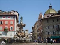 96_Trient_Neptunbrunnen &ndash; &copy; Walburga Lindner (Eberhardt TRAVEL)