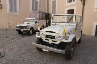Tag 8 20.05.2022 Castel Gandolfo Papa Mobile &ndash; &copy; Gabriele Sauer (Eberhardt TRAVEL)