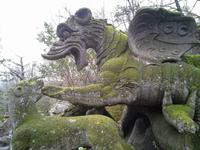 Heiliger Wald in Bomarzo, Drache der Zeit im Kampf mit den Jahreszeiten &ndash; &copy; Grit Wendelberger (Eberhardt TRAVEL)