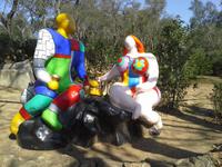 Tarotgarten von Niki de Saint Phalle und Team bei Capalbio, Erste Wahl (Adam und Eva) &ndash; &copy; Grit Wendelberger (Eberhardt TRAVEL)