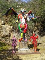 Tarotgarten von Niki de Saint Phalle und Team bei Capalbio, Teufel &ndash; &copy; Grit Wendelberger (Eberhardt TRAVEL)