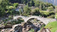 Ponte dei Salti im Verzascatal.jpg &ndash; &copy; Marlies Thrum (Eberhardt TRAVEL)