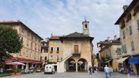 Orta San Giulio-altes Rathaus.jpg &ndash; &copy; Marlies Thrum (Eberhardt TRAVEL)