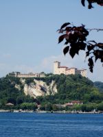Burg von Angera von Arona aus &ndash; &copy; Heike Heinen (Eberhardt TRAVEL)