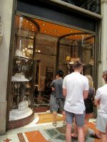 Warteschlange bei Prada &ndash; &copy; Heike Heinen (Eberhardt TRAVEL)