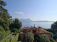 Isola Madre (Blick vom Palazzo Borromeo zur Chiesa di San Leonardo bzw. Kirche des Heiligen Leonhard) &ndash; &copy; Katrin Deutschbein (Eberhardt TRAVEL)