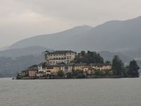 Orta San Giulio mit Blick zur Insel San Giulio