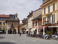 Die Piazza Motta in Orta &ndash; &copy; Gabriele Schwarze (Eberhardt TRAVEL)